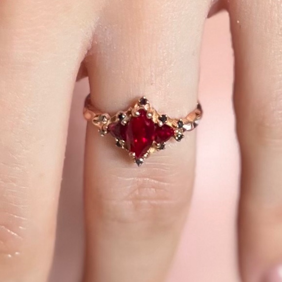 Ruby Engagement ring - Picture 1 of 5